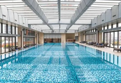 使用紫外線殺菌，池水清澈健康