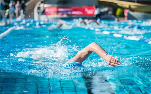 使用紫外線殺菌器池水清澈、衛生