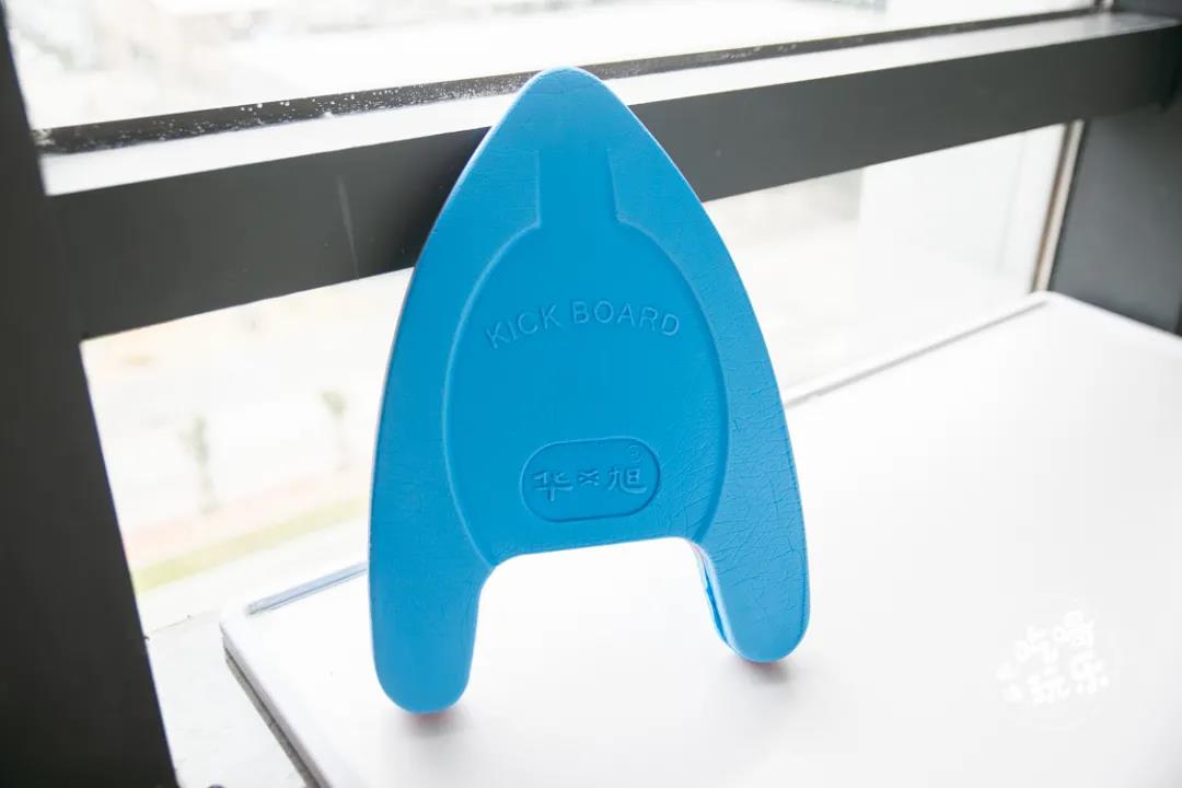 如果你是旱鴨子，也不用怕下水，輔助工具包括貝漂和浮板等等，專業的“裝備”這裏統統有。