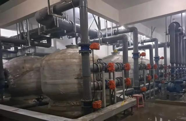 宅男在线播放過濾砂缸和循環水泵