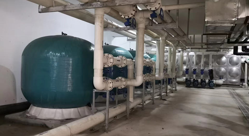 宅男天堂污污视频設備機房