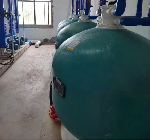 宅男天堂污污视频設備機房中的過濾砂缸