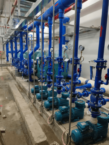 宅男天堂污污视频設備機房